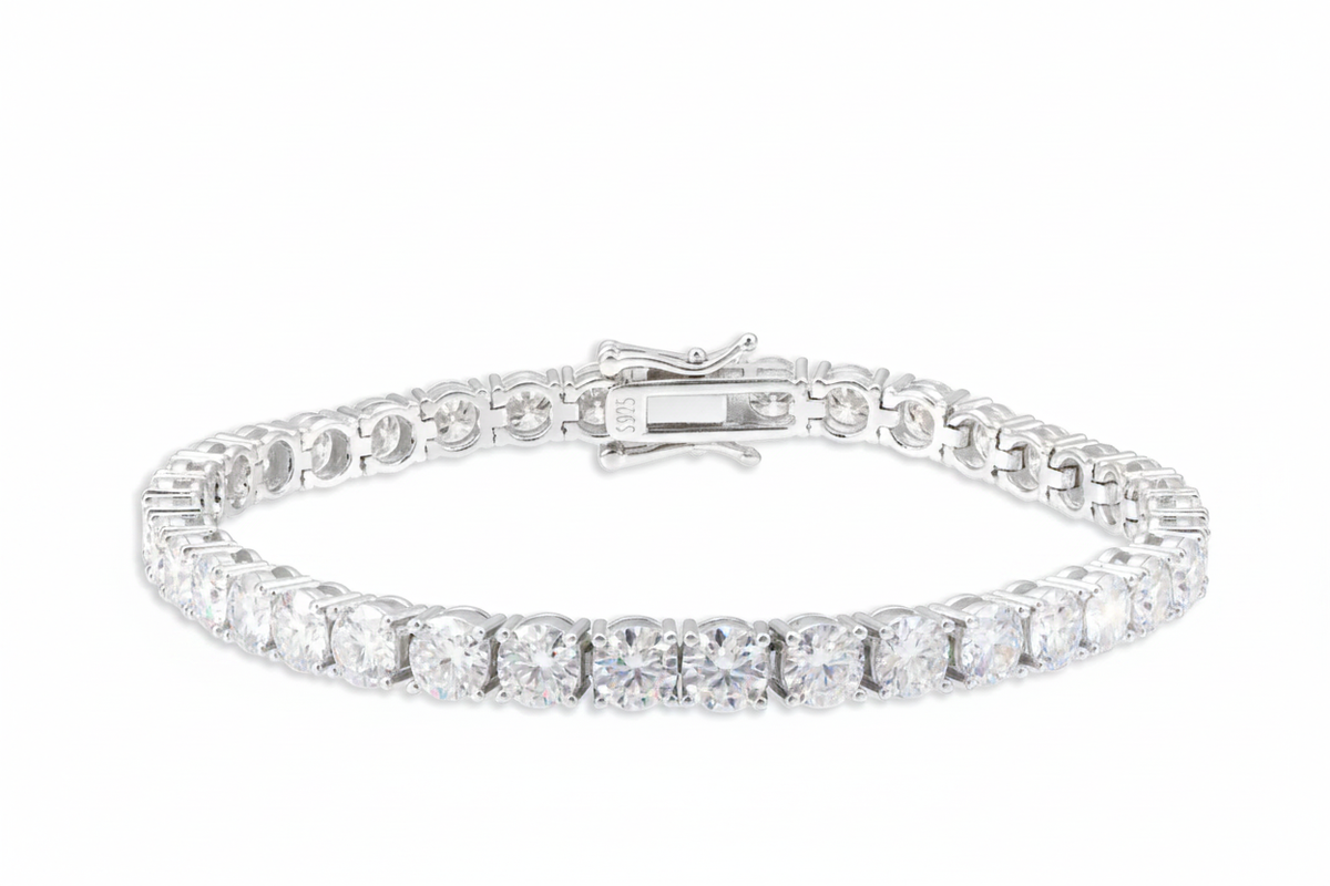VVSClique moissanite tennis bracelet product photo on white background